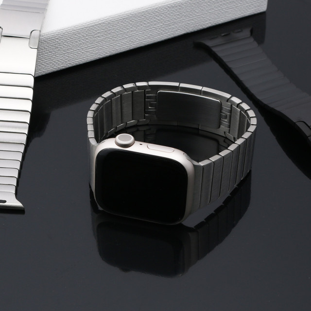【Apple Watch バンド 45/44/42mm】プレミアムメタルバンド (ブラック) for Apple Watch SE(第2/1世代)/Series9/8/7/6/5/4/3/2/1